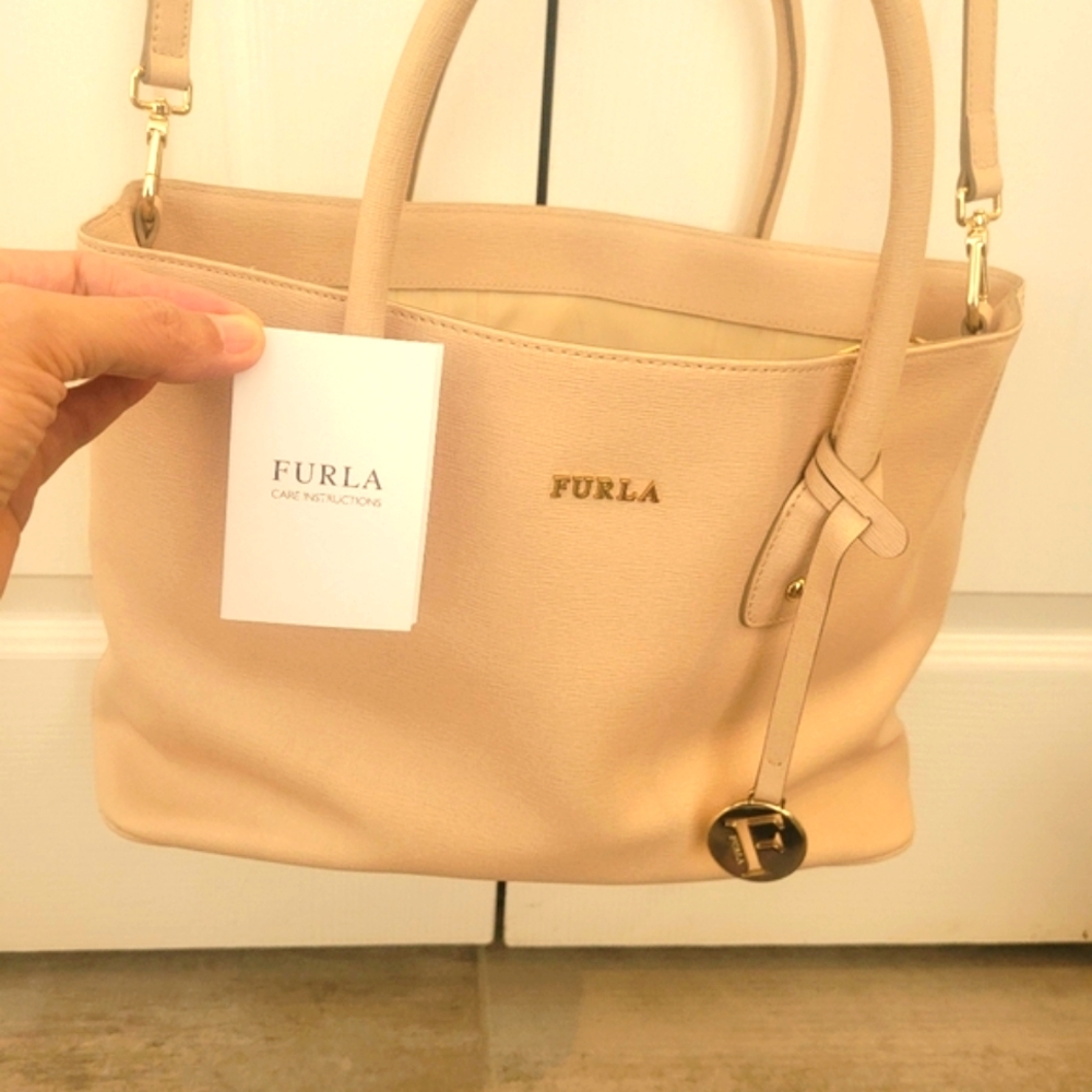 🤎🩵🤎 NWOT FURLA Linda Beige Saffiano Leather Top Handle Satchel & Crossbody - Picture 3 of 16